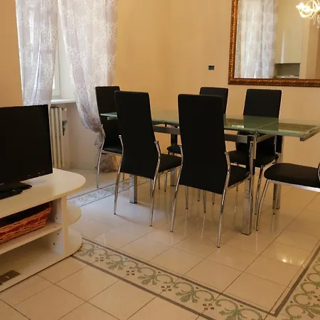 Ancient Courtyard Bonanomi 2 Bedroom Apartamento Como