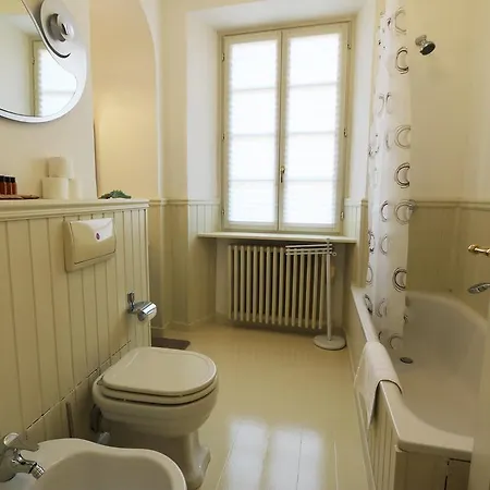 Ancient Courtyard Bonanomi 2 Bedroom Como